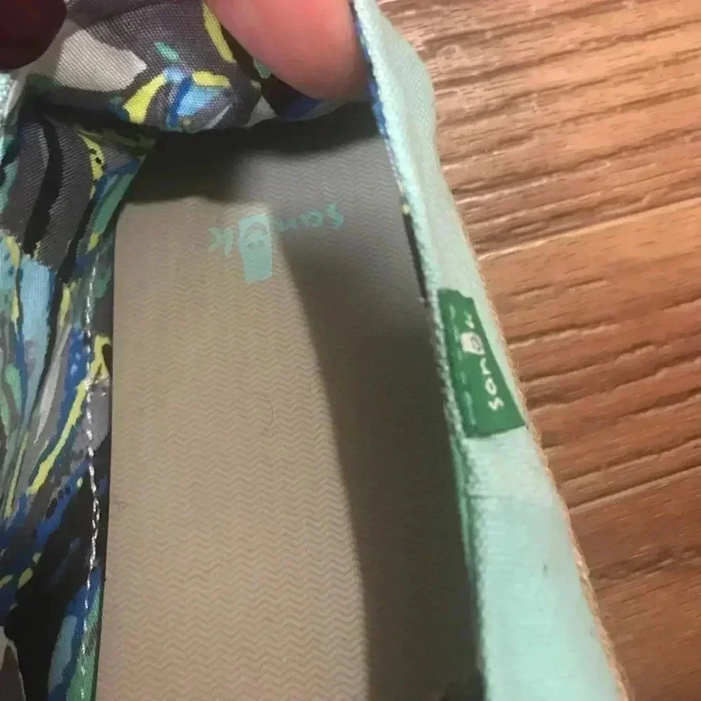 NWOT Sanuk mint flats